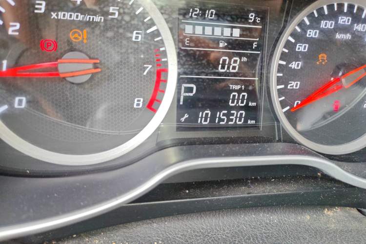 Used Bestune X40 2018 Internet Celebrity Edition 1.6L Automatic Luxury Version Odometer Close Up