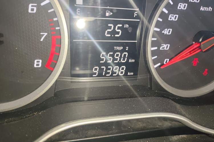 Used Bestune X40 2018 Internet Celebrity Edition 1.6L Manual Luxury Version Odometer Close Up
