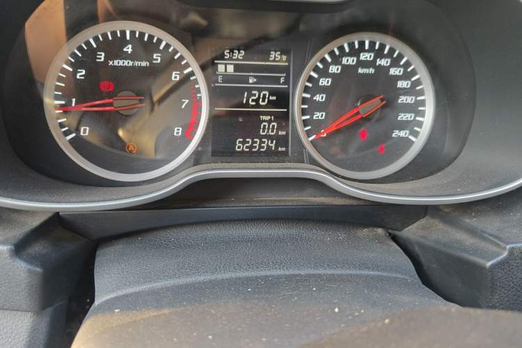 Used Bestune X40 2018 Internet Celebrity Edition 1.6L Manual Luxury Version Odometer Close Up