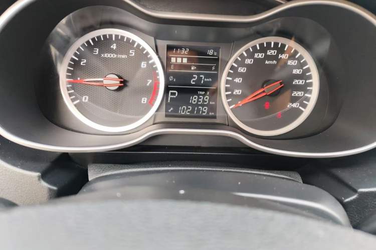 Used Bestune X40 2018 Internet Celebrity Edition 1.6L Automatic Luxury Version Odometer Close Up