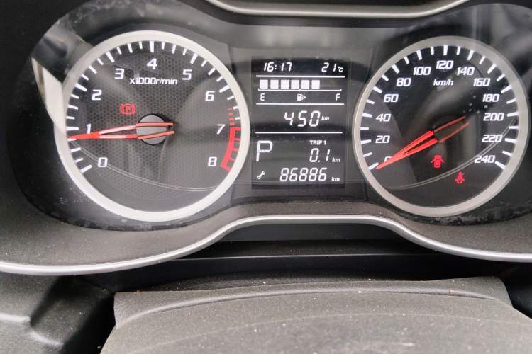 Used Bestune X40 2018 Internet Celebrity Edition 1.6L Automatic Luxury Version Odometer Close Up
