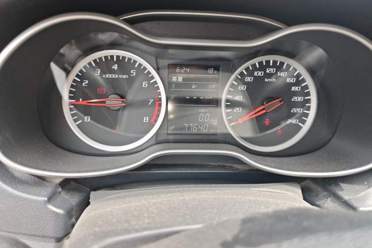 Used Bestune X40 2018 Internet Celebrity Edition 1.6L Manual Connected Smart Cool Type Odometer Close Up