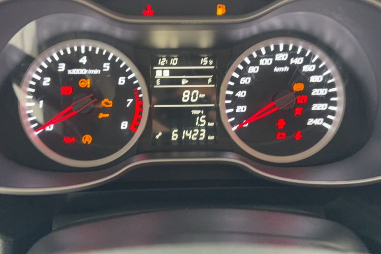 Used Bestune X40 2018 Internet Celebrity Edition 1.6L Manual Comfort Version Odometer Close Up