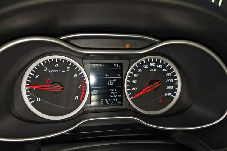 Used Bestune X40 2018 Internet Celebrity Edition 1.6L Automatic Luxury Version Odometer Close Up