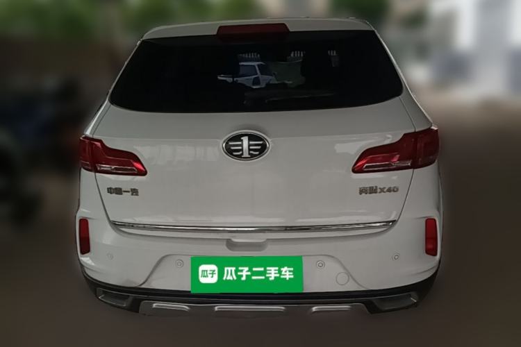 Used Bestune X40 2018 Internet Celebrity Edition 1.6L Automatic Luxury Version Rear
