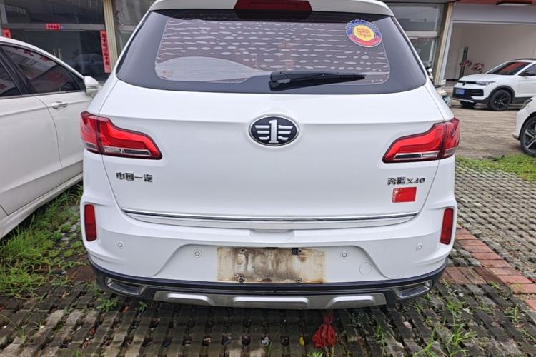 Used Bestune X40 2018 Internet Celebrity Edition 1.6L Manual Comfort Version Rear