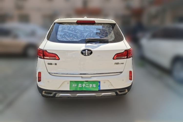 Used Bestune X40 2018 Internet Celebrity Edition 1.6L Manual Luxury Version Rear