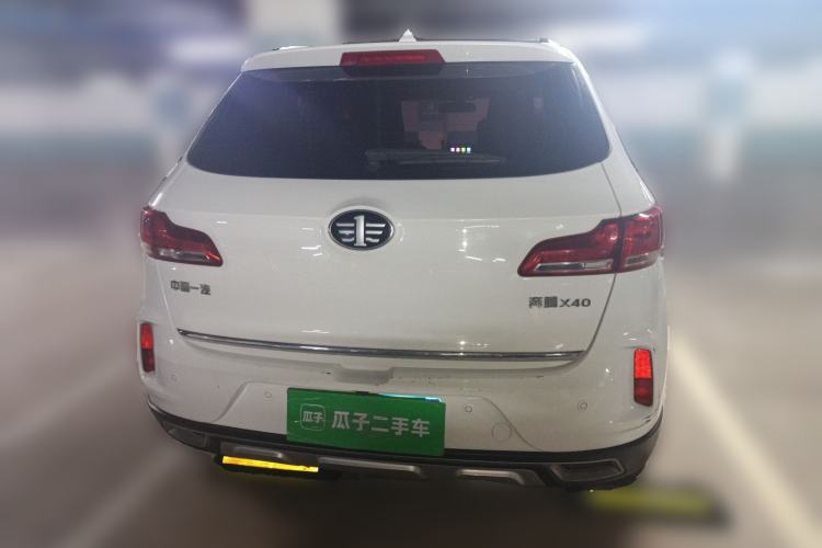 Used Bestune X40 2018 Internet Celebrity Edition 1.6L Manual Luxury Version Rear