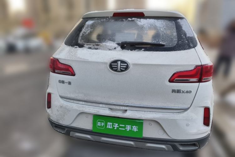 Used Bestune X40 2018 Internet Celebrity Edition 1.6L Manual Luxury Version Rear