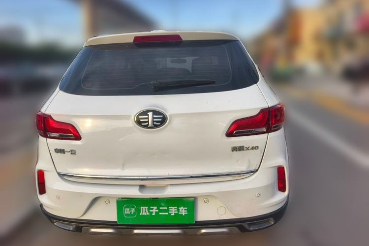 Used Bestune X40 2018 Internet Celebrity Edition 1.6L Manual Luxury Version Rear