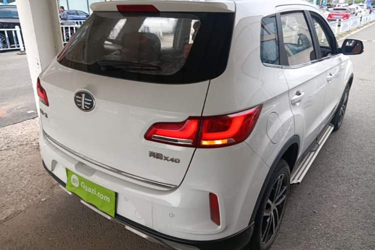 Used Bestune X40 2018 Internet Celebrity Edition 1.6L Manual Luxury Version Rear Right 45 Deg