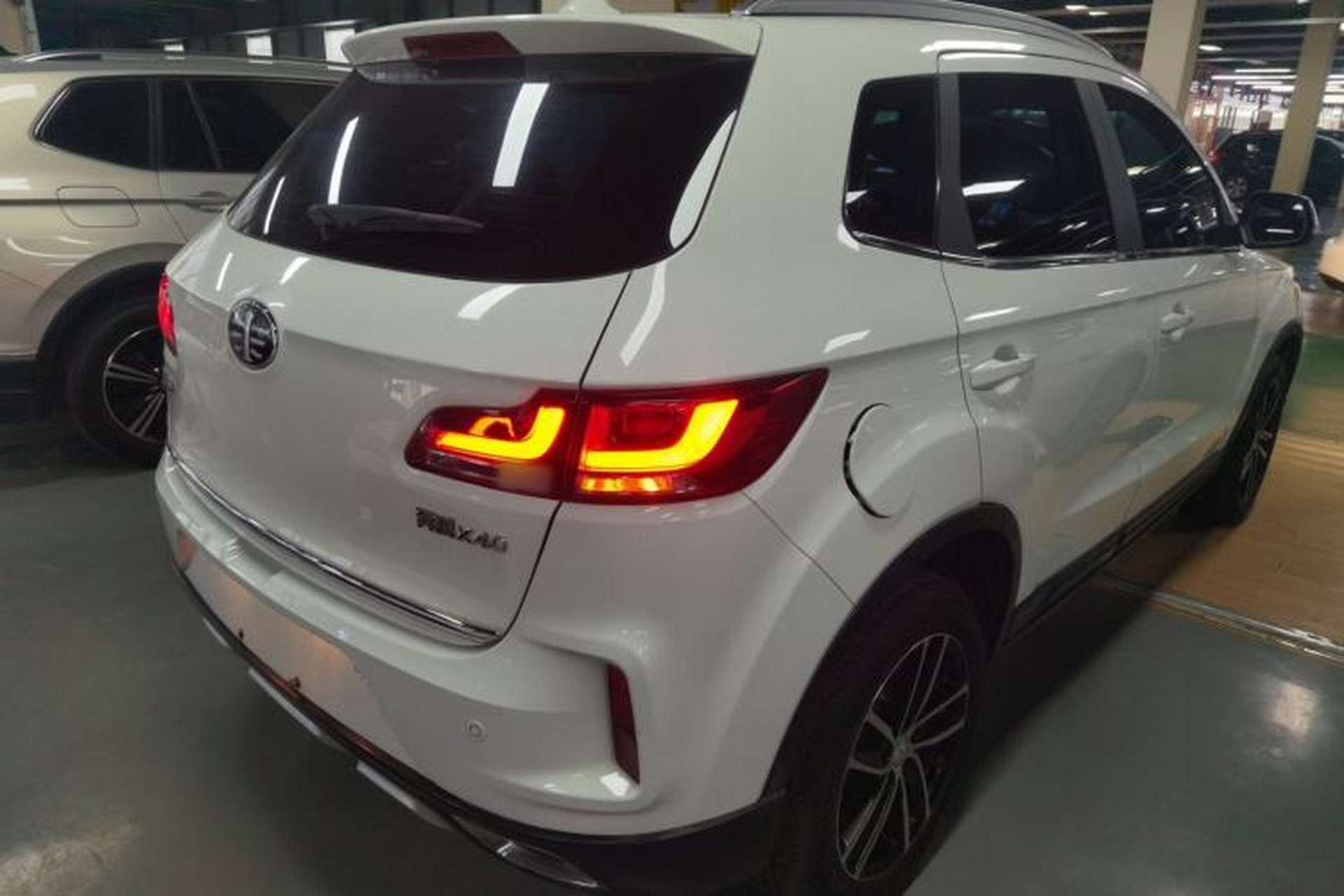 Used Bestune X40 2018 Internet Celebrity Edition 1.6L Automatic Luxury Version Rear Right 45 Deg