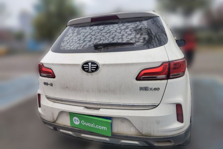 Used Bestune X40 2018 Internet Celebrity Edition 1.6L Automatic Luxury Version Rear