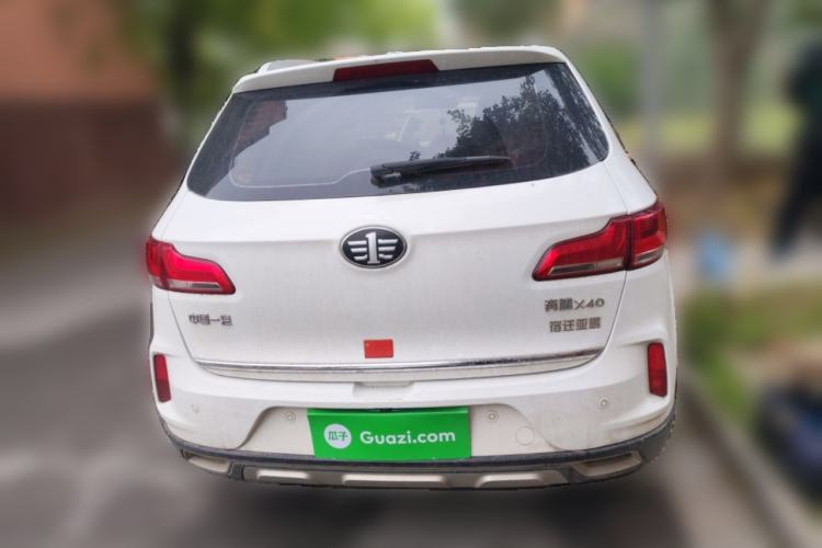 Used Bestune X40 2018 Internet Celebrity Edition 1.6L Manual Luxury Version Rear