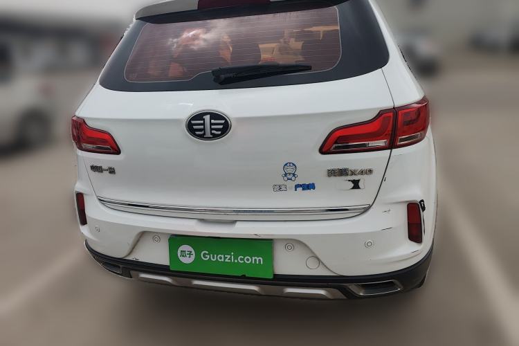 Used Bestune X40 2018 Internet Celebrity Edition 1.6L Manual Luxury Version Rear