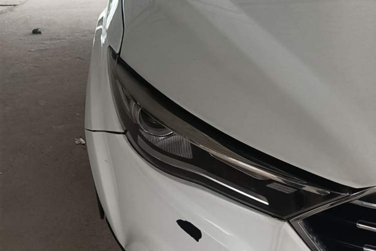 Used Bestune X40 2018 Internet Celebrity Edition 1.6L Automatic Luxury Version Right Front Headlight