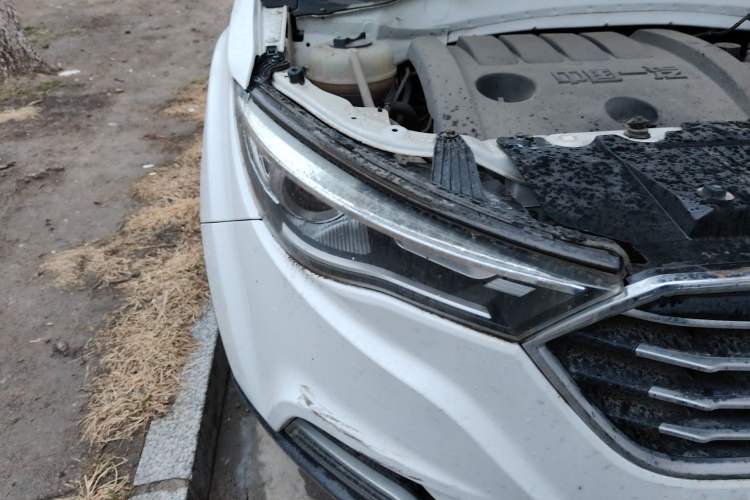 Used Bestune X40 2018 Internet Celebrity Edition 1.6L Manual Luxury Version Right Front Headlight