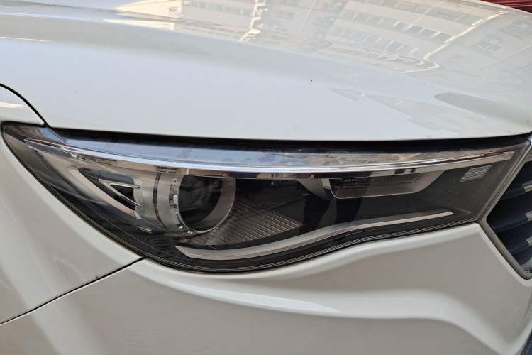Used Bestune X40 2018 Internet Celebrity Edition 1.6L Manual Luxury Version Right Front Headlight
