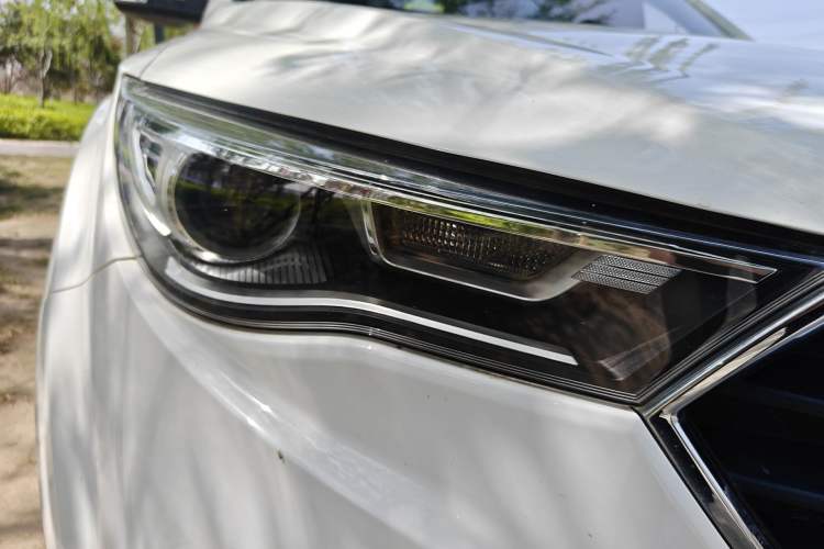 Used Bestune X40 2018 Internet Celebrity Edition 1.6L Automatic Luxury Version Right Front Headlight