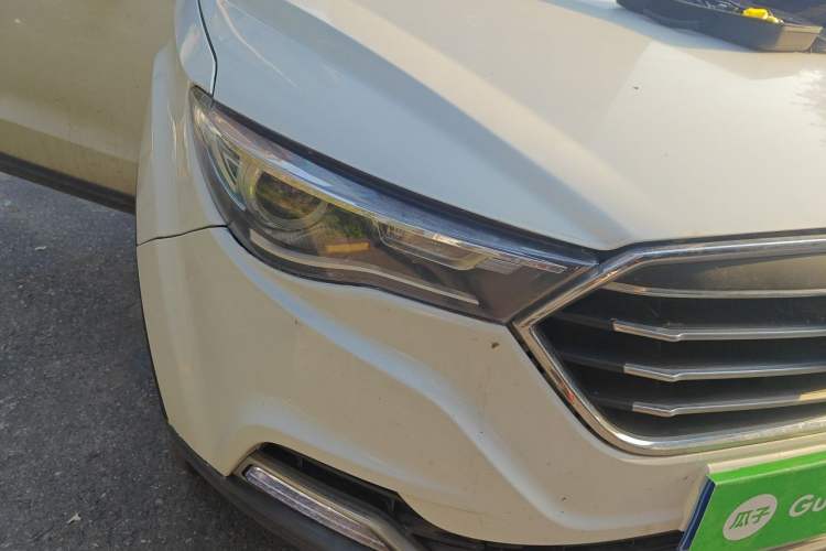 Used Bestune X40 2018 Internet Celebrity Edition 1.6L Manual Luxury Version Right Front Headlight