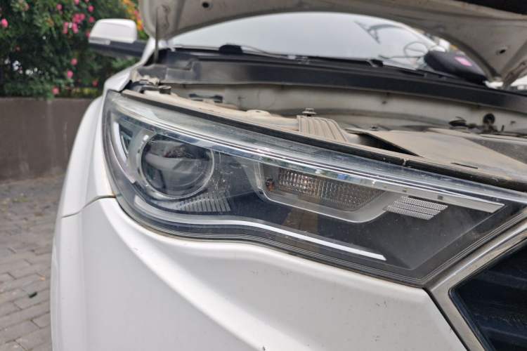 Used Bestune X40 2018 Internet Celebrity Edition 1.6L Manual Connected Smart Cool Type Right Front Headlight