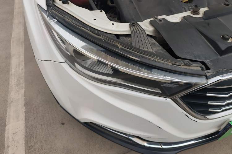 Used Bestune X40 2018 Internet Celebrity Edition 1.6L Manual Luxury Version Right Front Headlight