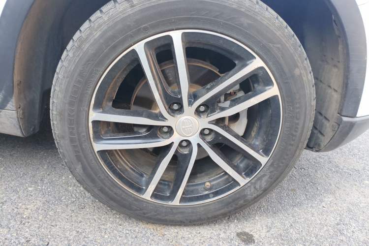 Used Bestune X40 2018 Internet Celebrity Edition 1.6L Automatic Connected Smart Cool Type Right Front Wheel Hub