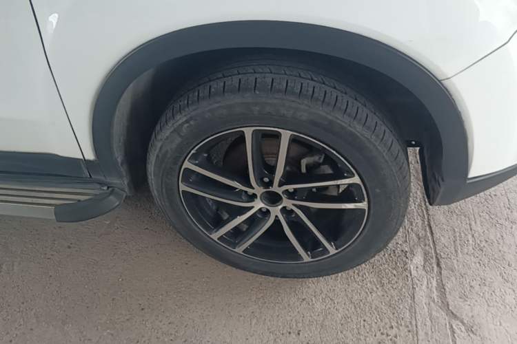 Used Bestune X40 2018 Internet Celebrity Edition 1.6L Automatic Luxury Version Right Front Wheel Hub