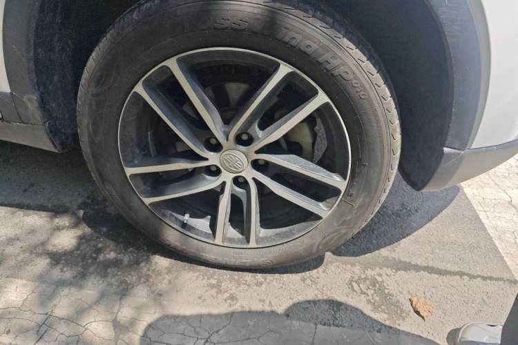 Used Bestune X40 2018 Internet Celebrity Edition 1.6L Manual Luxury Version Right Front Wheel Hub