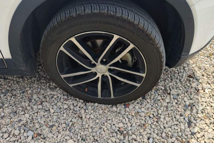 Used Bestune X40 2018 Internet Celebrity Edition 1.6L Automatic Luxury Version Right Front Wheel Hub