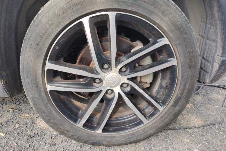 Used Bestune X40 2018 Internet Celebrity Edition 1.6L Automatic Luxury Version Right Front Wheel Hub