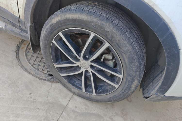 Used Bestune X40 2018 Internet Celebrity Edition 1.6L Automatic Luxury Version Right Front Wheel Hub