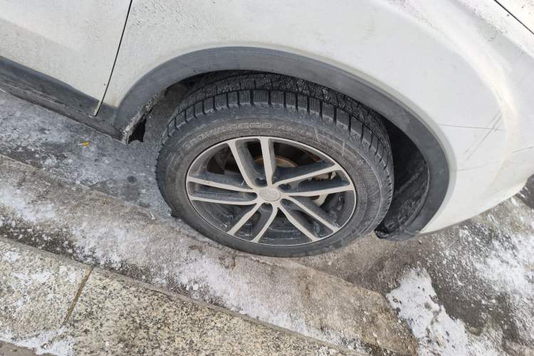 Used Bestune X40 2018 Internet Celebrity Edition 1.6L Manual Luxury Version Right Front Wheel Hub