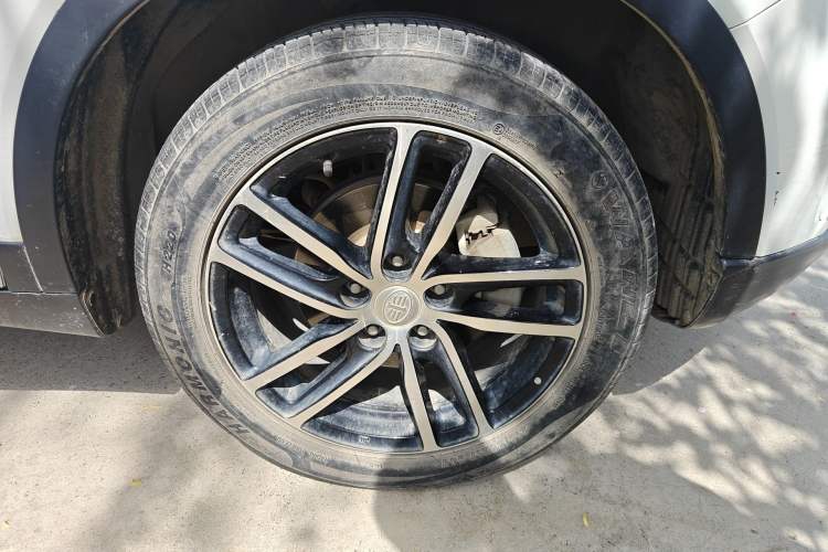 Used Bestune X40 2018 Internet Celebrity Edition 1.6L Automatic Luxury Version Right Front Wheel Hub