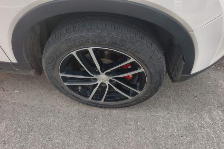 Used Bestune X40 2018 Internet Celebrity Edition 1.6L Manual Luxury Version Right Front Wheel Hub