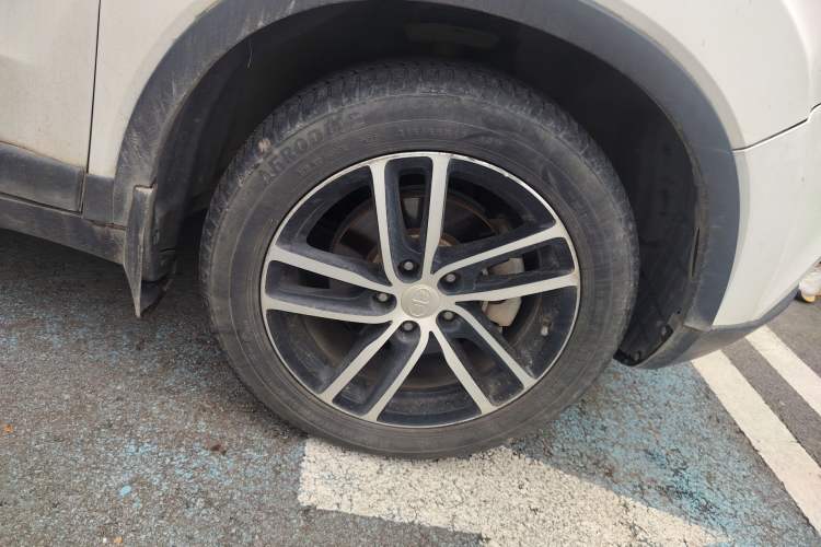 Used Bestune X40 2018 Internet Celebrity Edition 1.6L Automatic Luxury Version Right Front Wheel Hub