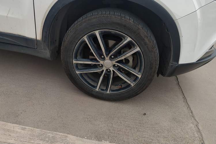 Used Bestune X40 2018 Internet Celebrity Edition 1.6L Manual Luxury Version Right Front Wheel Hub