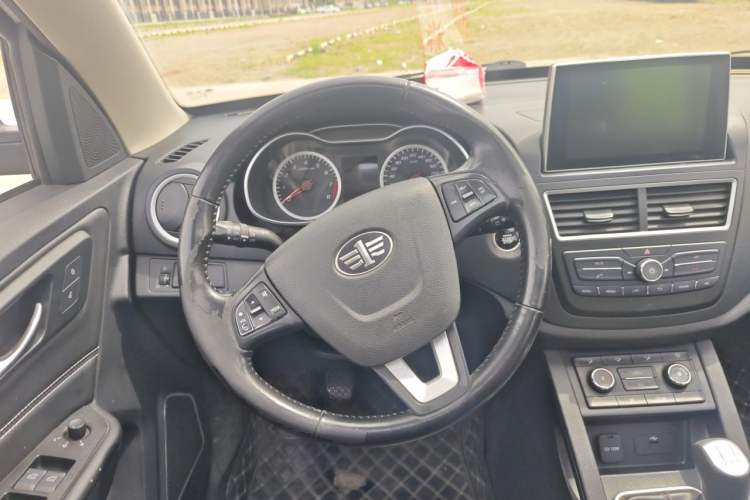 Used Bestune X40 2018 Internet Celebrity Edition 1.6L Manual Luxury Version Steering Wheel