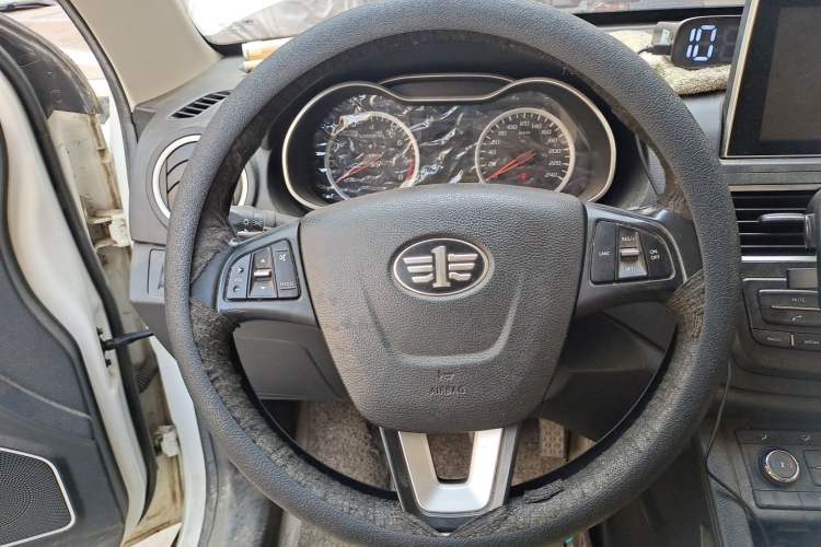Used Bestune X40 2018 Internet Celebrity Edition 1.6L Manual Luxury Version Steering Wheel