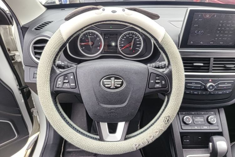 Used Bestune X40 2018 Internet Celebrity Edition 1.6L Automatic Luxury Version Steering Wheel
