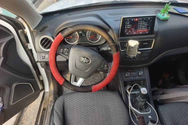 Used Bestune X40 2018 Internet Celebrity Edition 1.6L Manual Luxury Version Steering Wheel