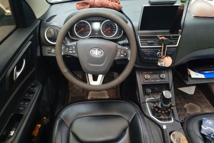 Used Bestune X40 2018 Internet Celebrity Edition 1.6L Manual Luxury Version Steering Wheel