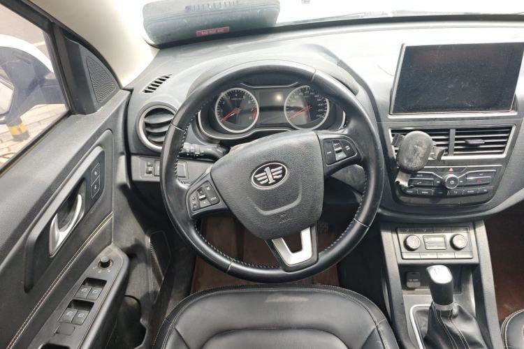 Used Bestune X40 2018 Internet Celebrity Edition 1.6L Manual Connected Smart Cool Type Steering Wheel