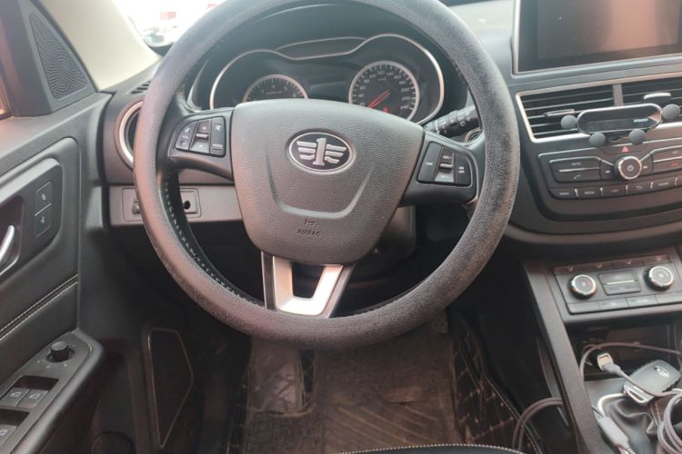 Used Bestune X40 2018 Internet Celebrity Edition 1.6L Manual Luxury Version Steering Wheel
