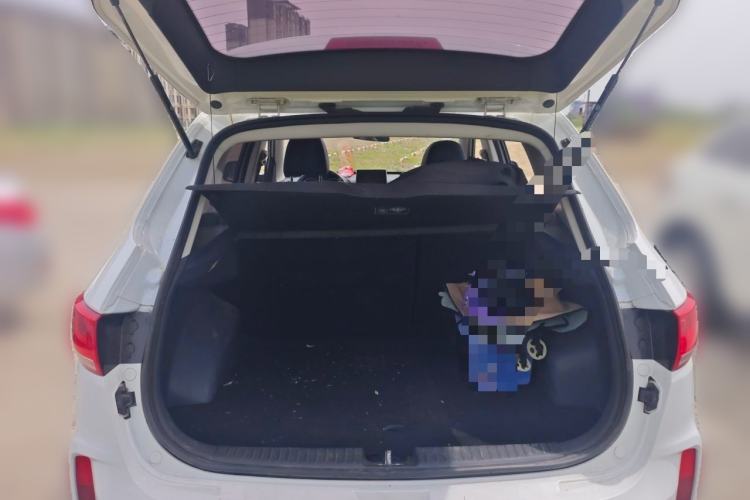 Used Bestune X40 2018 Internet Celebrity Edition 1.6L Manual Luxury Version Trunk