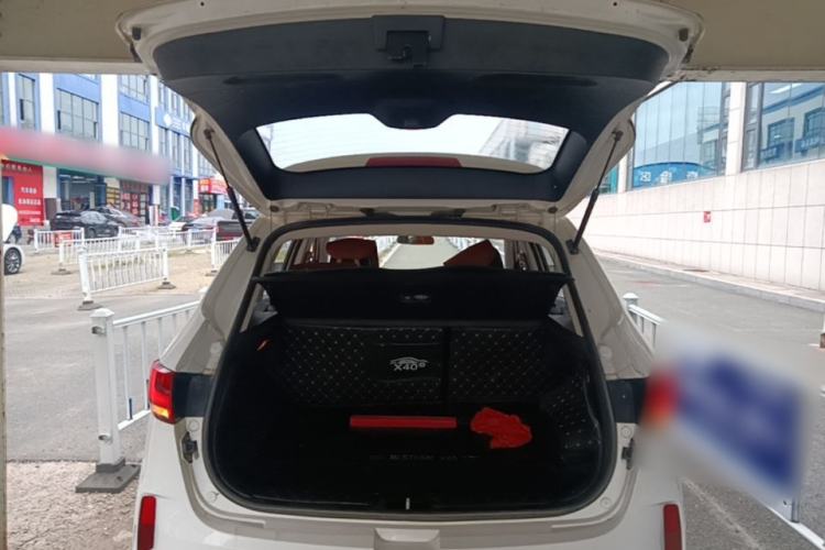 Used Bestune X40 2018 Internet Celebrity Edition 1.6L Manual Luxury Version Trunk