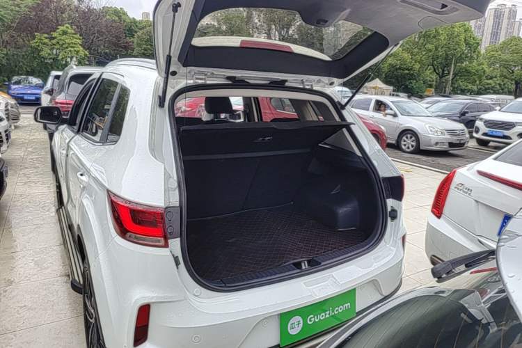 Used Bestune X40 2018 Internet Celebrity Edition 1.6L Automatic Luxury Version Trunk