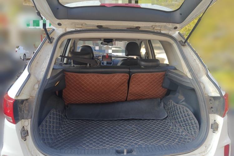 Used Bestune X40 2018 Internet Celebrity Edition 1.6L Manual Luxury Version Trunk