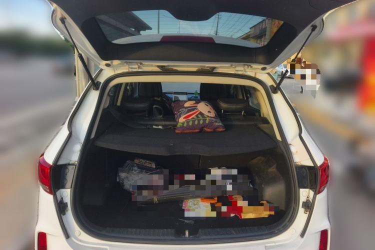 Used Bestune X40 2018 Internet Celebrity Edition 1.6L Manual Luxury Version Trunk