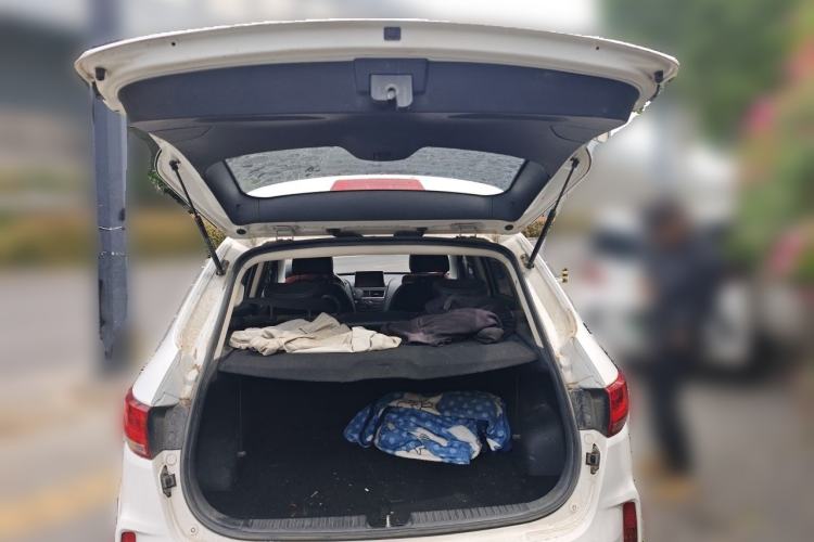 Used Bestune X40 2018 Internet Celebrity Edition 1.6L Manual Connected Smart Cool Type Trunk